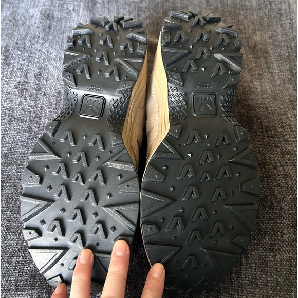 Veja Venturi Suede Sahara Sneakers NEW Sz 7 - Picture 8 of 11